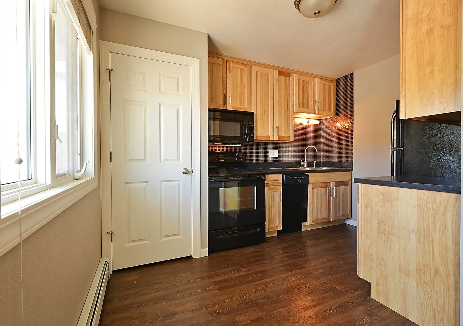 4-Plex Apartment on North Hill! 1515 12th St. NW! — Photo 4