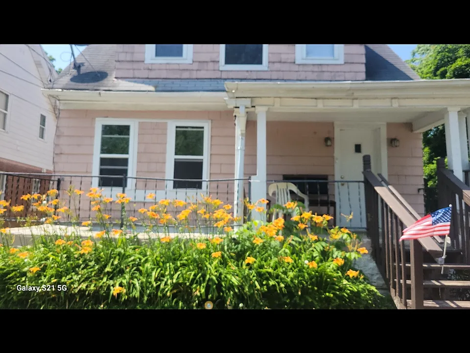 22 Stephens Ct #1