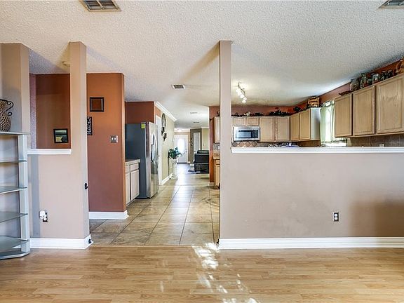 5th image of 629 Almandora Dr