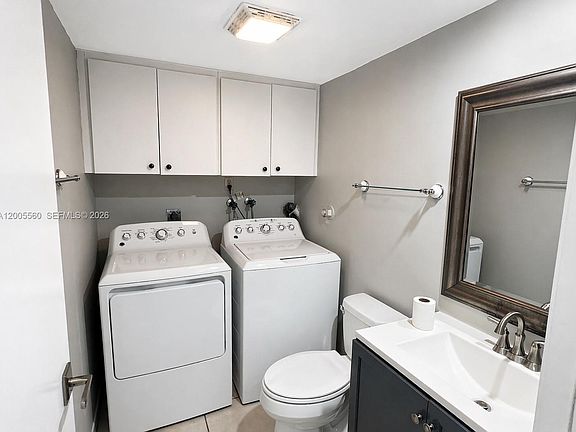 5th image of 2532 Camelot Ct