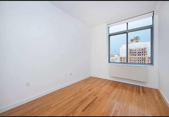 4th image of 401 W 25th St APT 20D