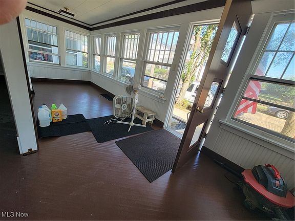 2nd image of 1111 Vine St