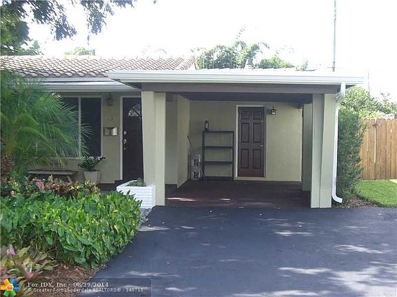 3rd image of 1060 SW 32nd St