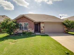10520 Rising Knoll Ln, Fort Worth, TX 76131