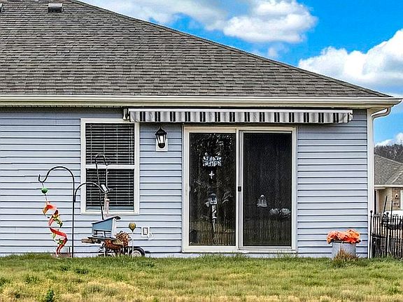 3rd image of 1762 Kensington Dr