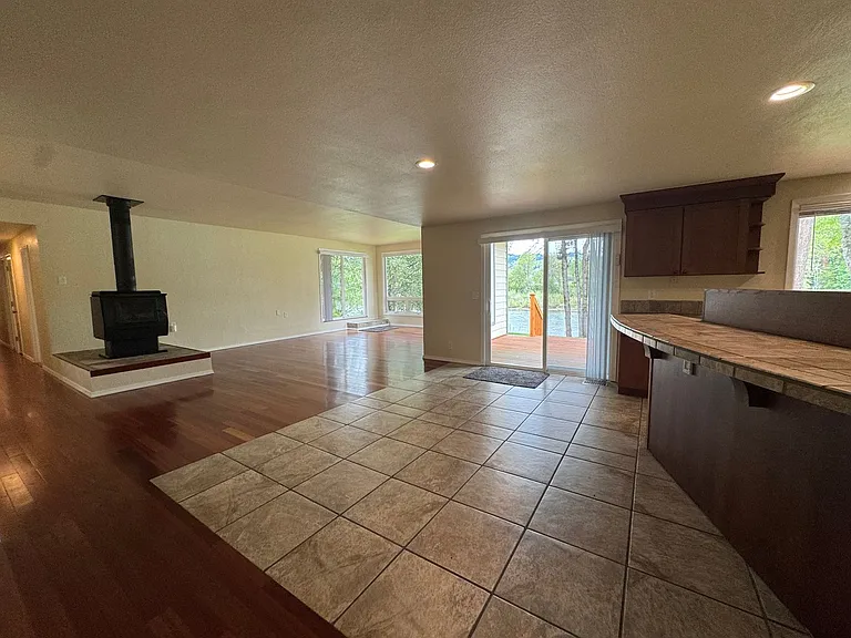 15928 N Umpqua Hwy — Photo 10