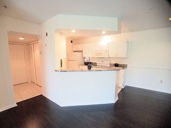 5th image of 713 Crest Pines Dr APT 232