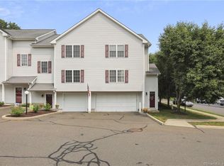 11 Mannions Ln APT 30, Danbury, CT 06810