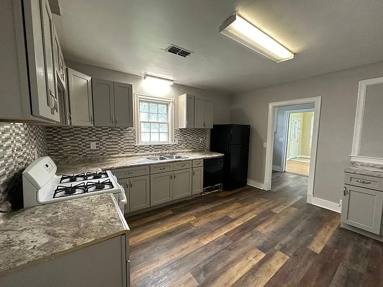 3339 S Perry St — Photo 9
