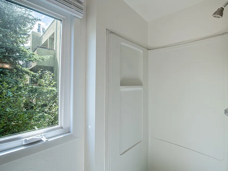 1487 Woodside Ave #206B — Photo 10
