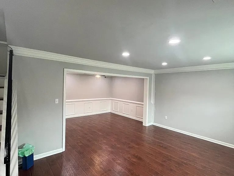 10804 Wall St — Photo 2