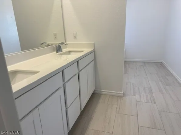 600 N Carriage Hill Dr #1021, Las Vegas, NV 89138