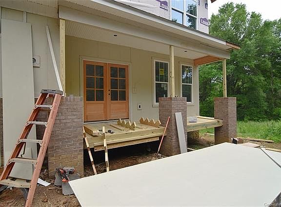 2nd image of 207 Greenway St