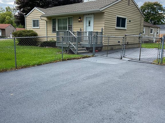 2nd image of 2800 N Pine St
