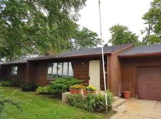 102 4th St SW, Clarks Grove, MN 56016