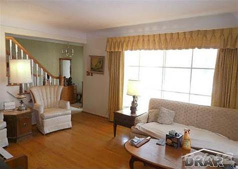 3rd image of 1791 Evergreen St