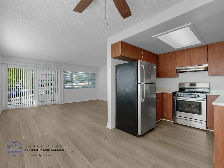 740 W 24th St. — Photo 50