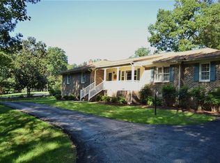 2120 Camborne Rd, North Chesterfield, VA 23236