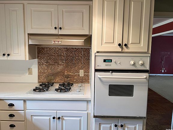 5th image of 4024 S Linden St