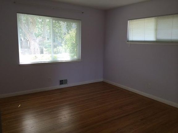 5th image of 4017 Manzana Ln