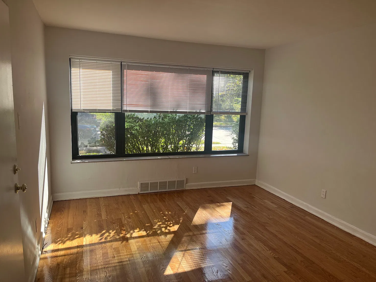 2 bed, 800 sqft, $1,395 — Photo 2