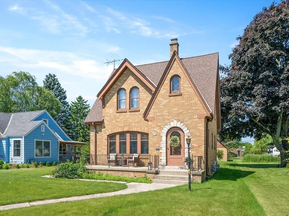 709 North Montgomery STREET, Port Washington, WI 53074