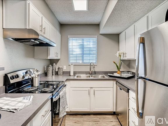 5th image of 3401 S Lowell Blvd #101