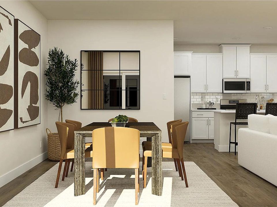 1st image of 798 Resort Blvd