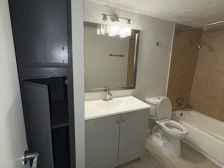 Volara Apartments — Photo 9