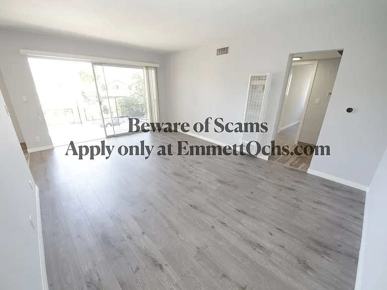 948 7th St — Photo 3