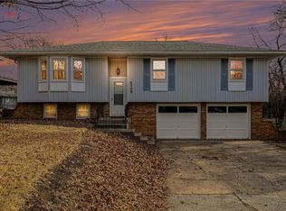 4745 Slater St, Merriam, KS 66203