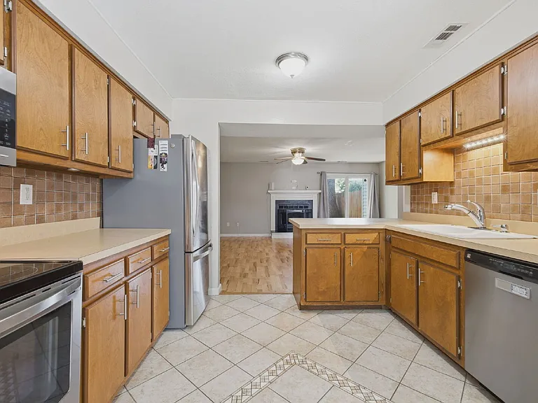 5475 Davis Way — Photo 11