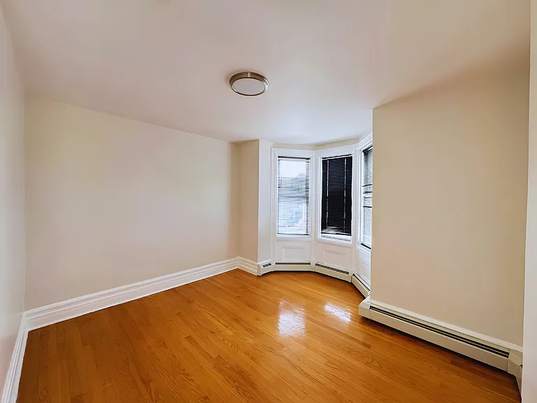 400 Davis Ave #2 — Photo 12