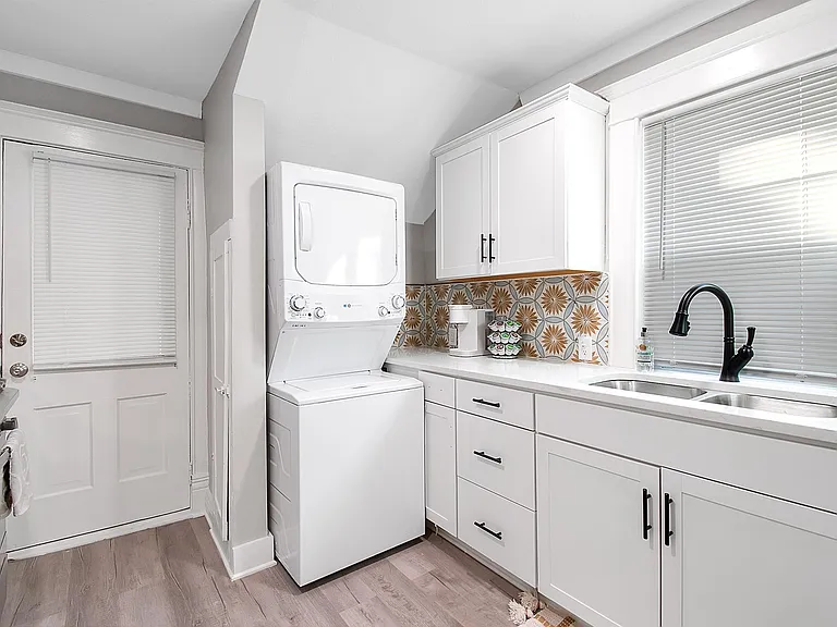 872 N Spaulding Ave #872 — Photo 8