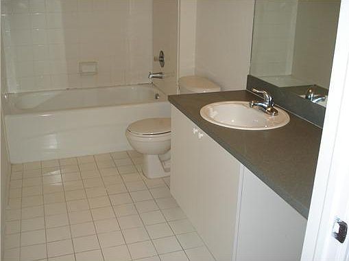 4th image of 908 Belmont Pl