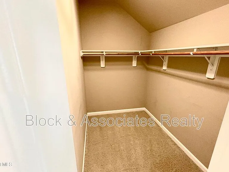 1321 Center St — Photo 15