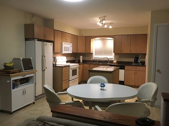 5th image of 202 Ellington Dr