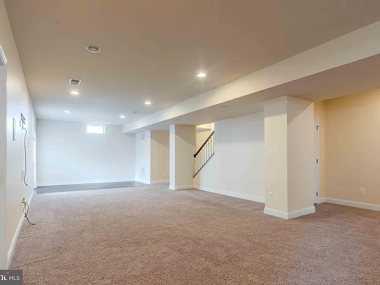 15316 Admiral Baker Cir — Photo 57