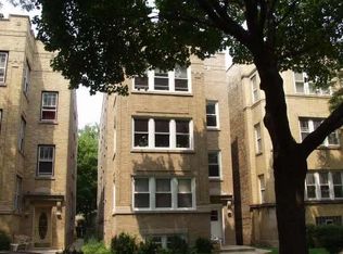 2650 W Greenleaf Ave, Chicago, IL 60645