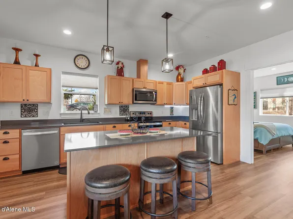 50 Carnelian Ave #101, Ponderay, ID 83852