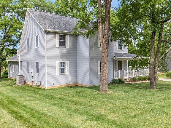 3rd image of 170 Applewood Dr