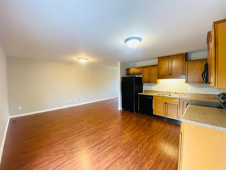 1728 Thistlewood Dr — Photo 8