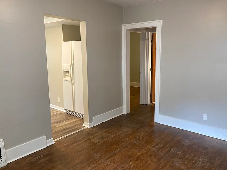 11711 Davis St — Photo 10