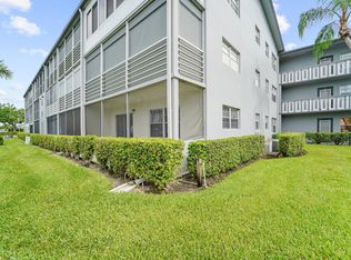 10 Suffolk Dr #A, Boca Raton, FL 33434