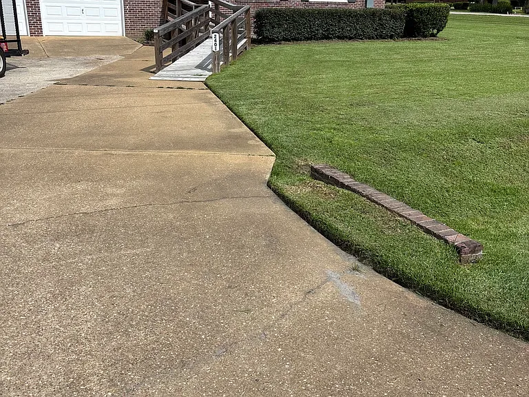 2401 Patterson St — Photo 2