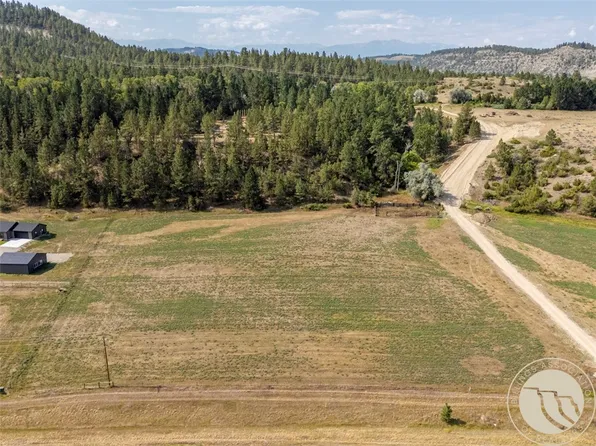3 Twisted R Ranch Rd, Columbus, MT 59019