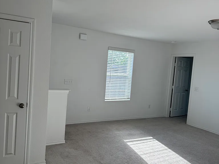 528 Lake Erie Dr — Photo 29