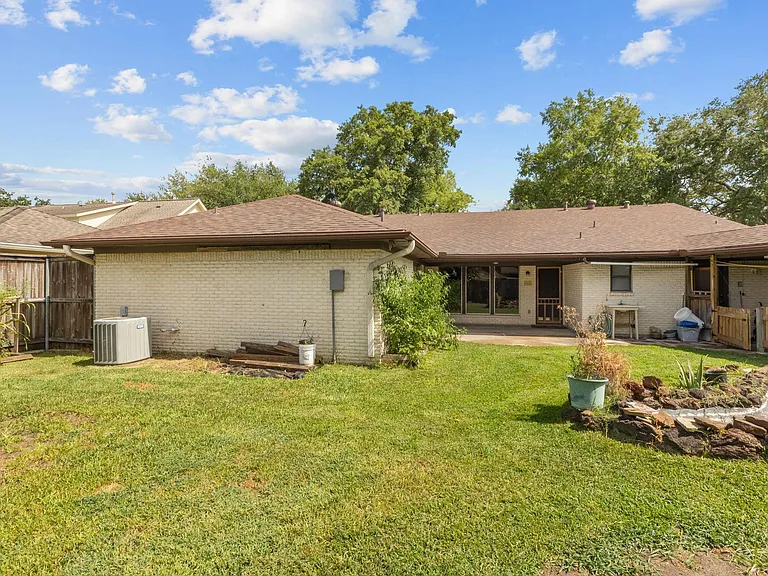 4010 Paraguay Cir — Photo 24