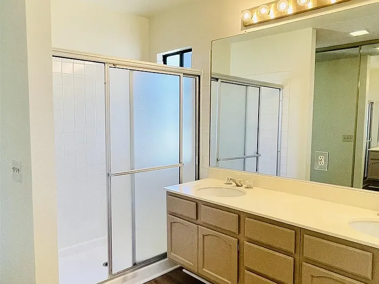 3488 Voyager Cir — Photo 16