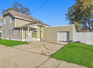 709 S Mitchell St, Cadillac, MI 49601